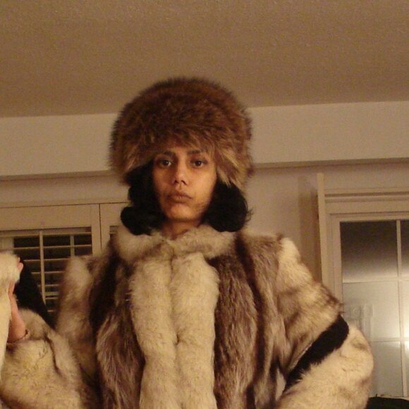 Raccoon Fur Hat - Picture 4 of 7